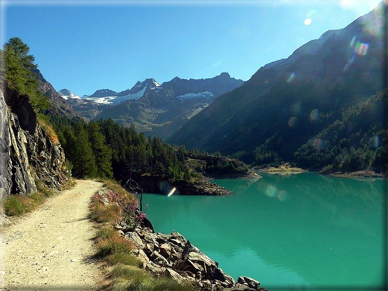 foto Laghi di Livournea e di Place Moulin